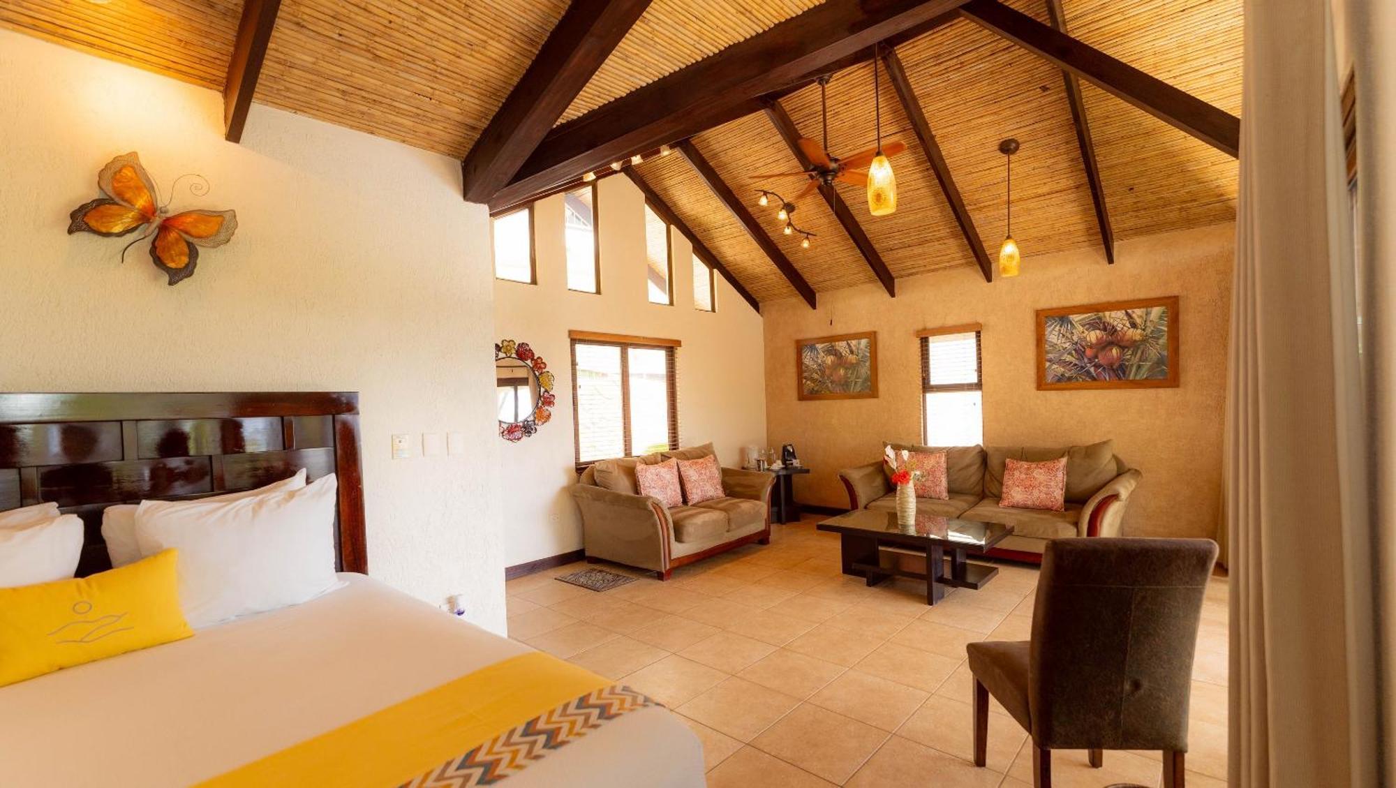 Buena Vista Chic Hotel Pilas Екстериор снимка