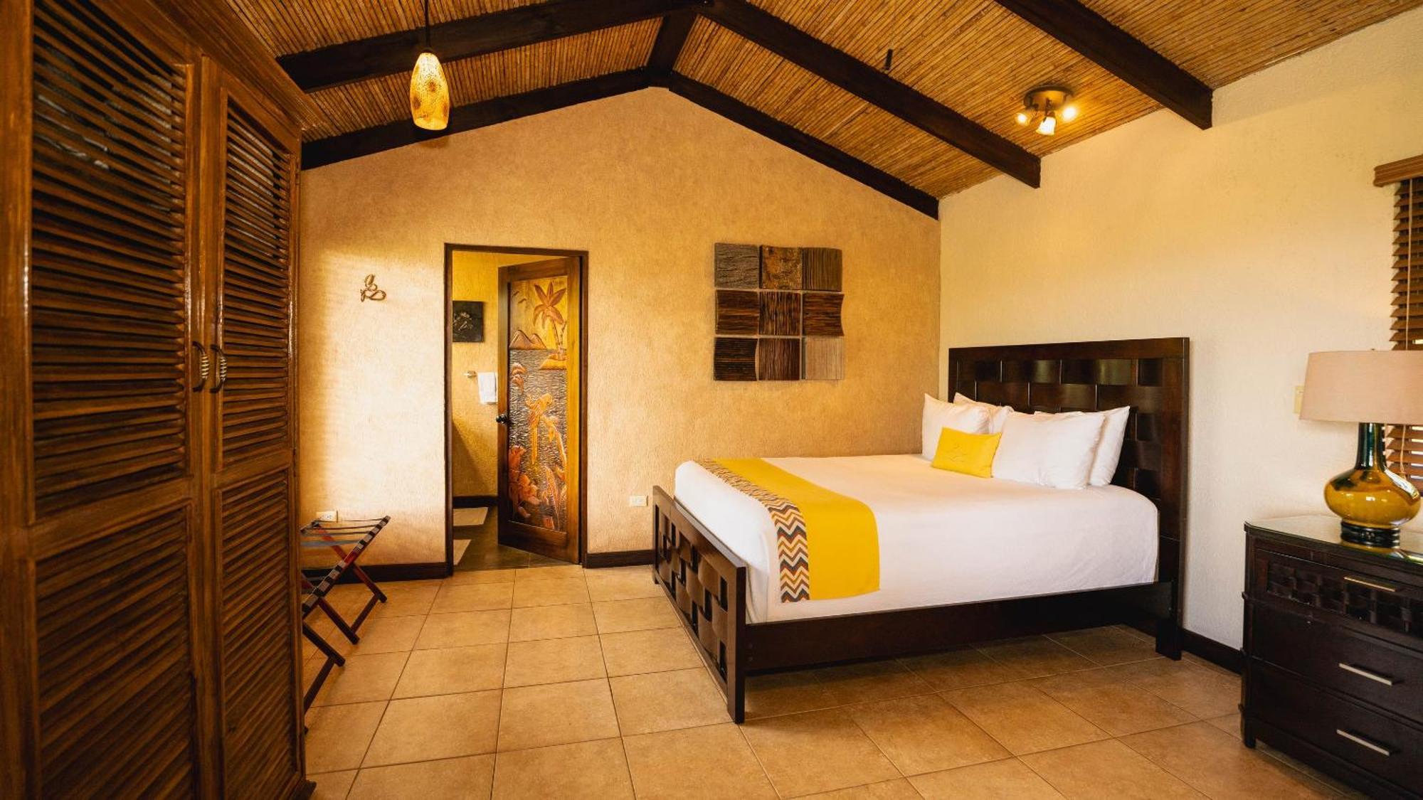 Buena Vista Chic Hotel Pilas Стая снимка