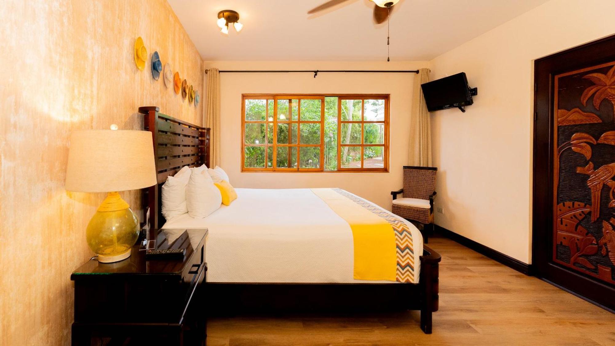 Buena Vista Chic Hotel Pilas Екстериор снимка