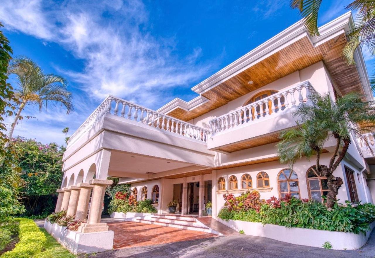 Buena Vista Chic Hotel Pilas Екстериор снимка